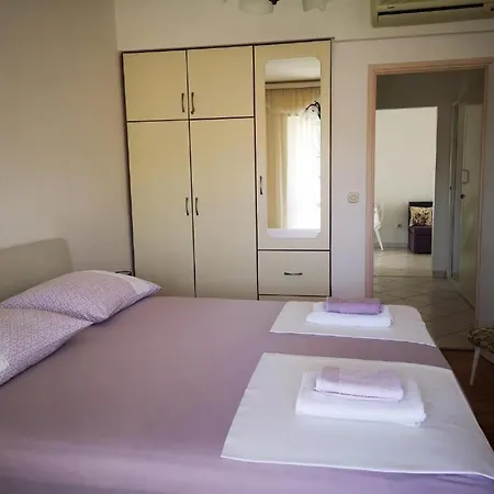 Prosperina Hvar 2 *